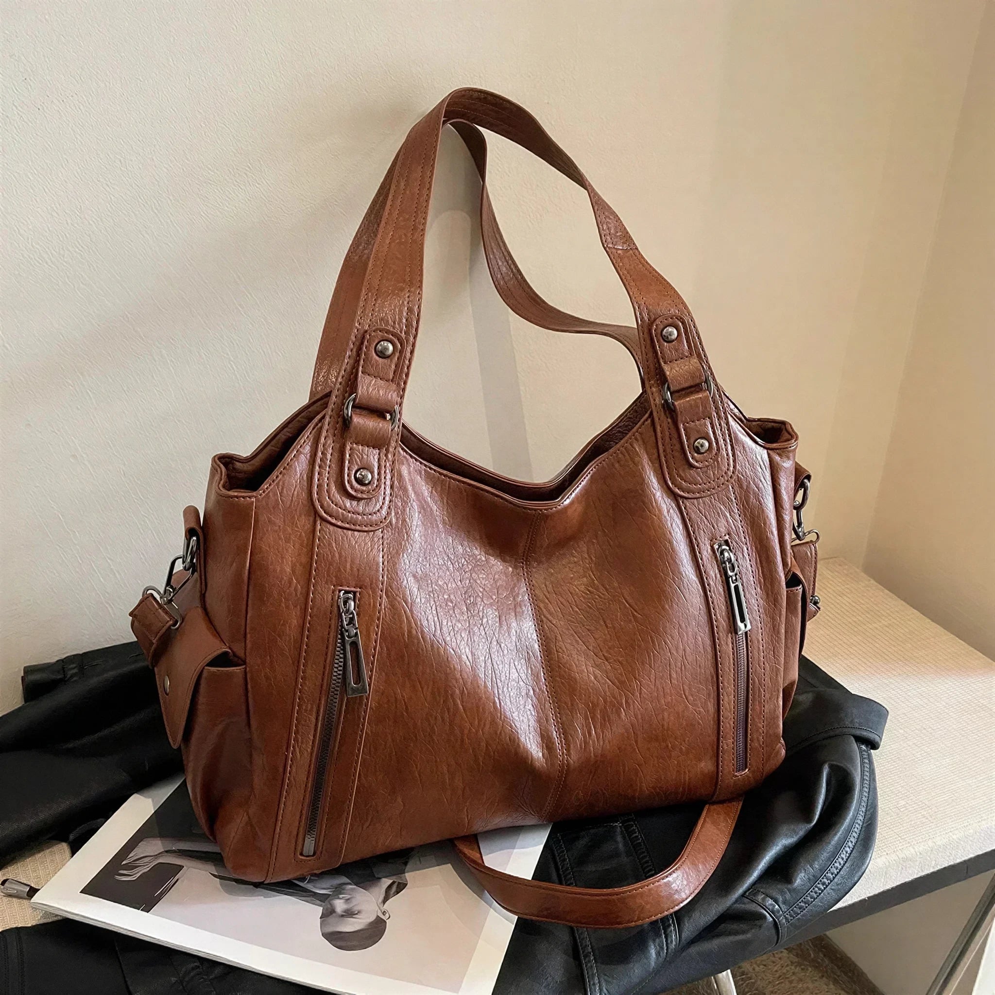 Sac à main en bandoulière de cours, fermeture zip - Calanthe - 12