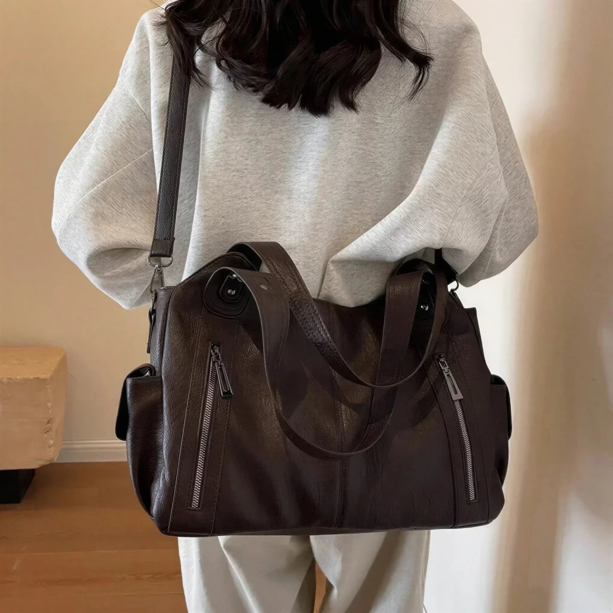 Sac à main en bandoulière de cours, fermeture zip - Calanthe - 18